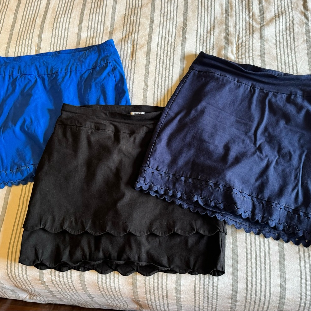 3 Crown & Ivy skorts Great Condition